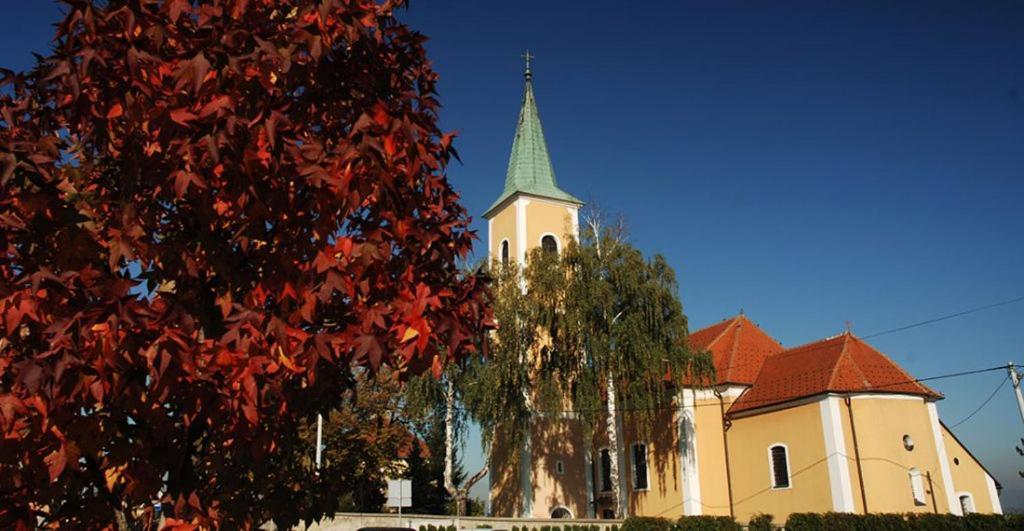 Eden Apartment Sveta Nedjelja  Екстер'єр фото